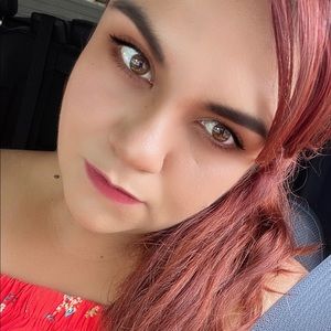 Meet your Posher, Mireya